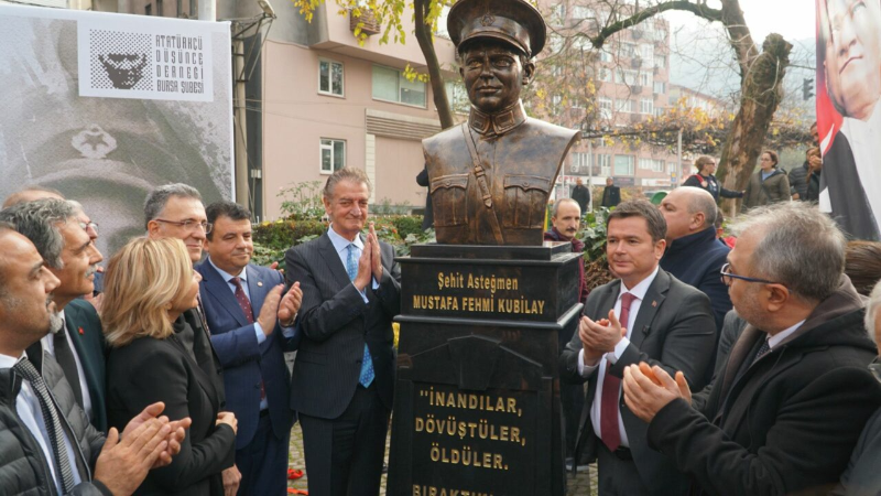 Bursa'da anlamlı açılış; Şehit Kubilay anıtı...