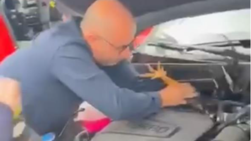 Bursa'da araç motoruna bakın ne girdi!