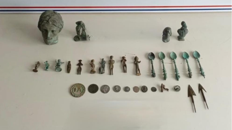 Bursa'da aranan şahsın evinden bakın neler çıktı!