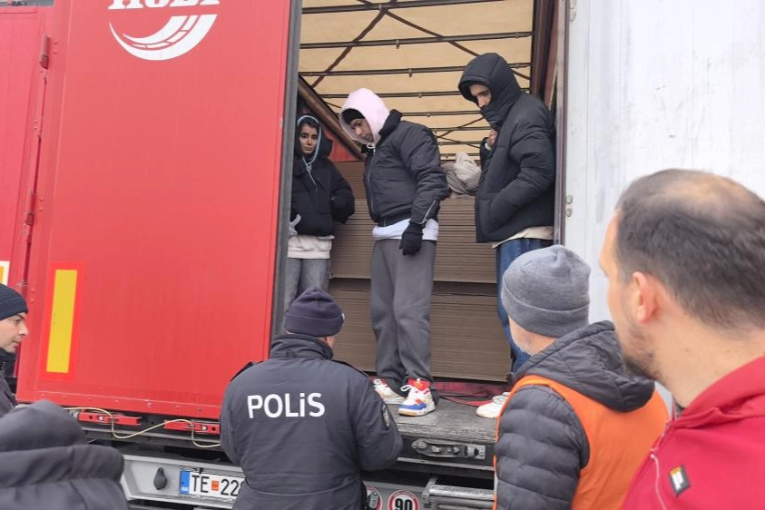 Bursa'da Avrupa’ya kaçmak isteyen 3 göçmen yakalandı