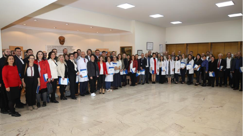 Bursa'da başarılı akademisyenler ödüllendirildi