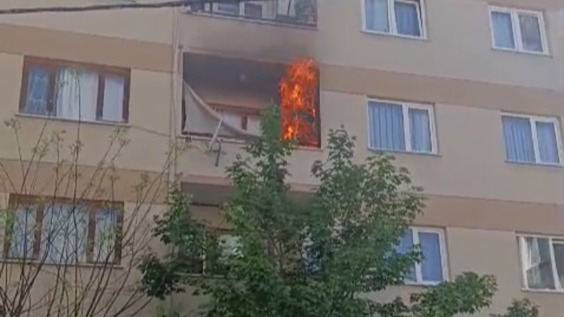 Bursa'da bir unutkanlık balkonu küle çevirdi
