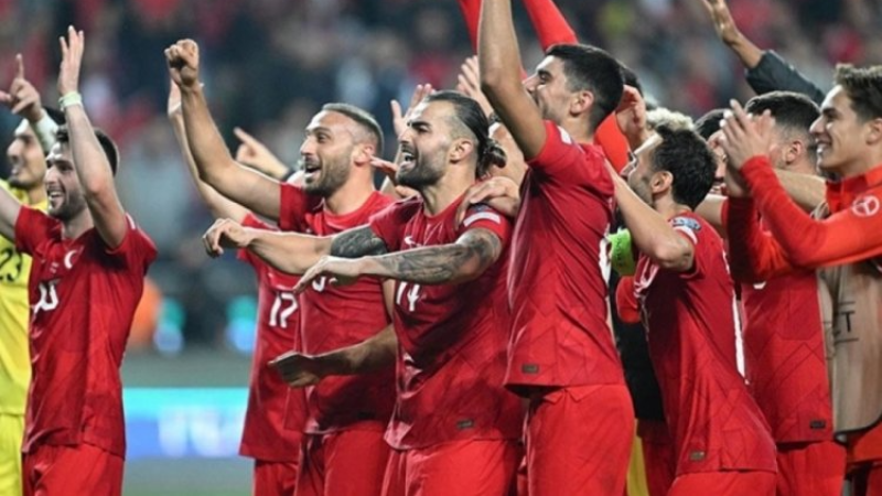 Bursa'da Bizim Çocuklar için dev ekran