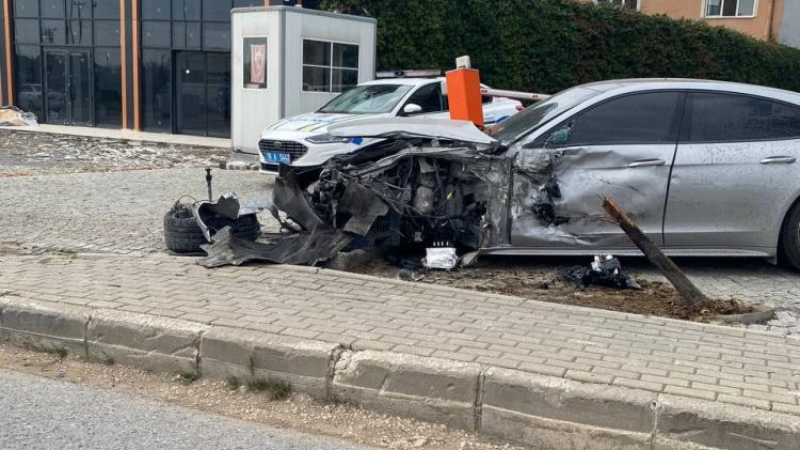 Bursa'da bu araçtan yaralı kurtuldu!