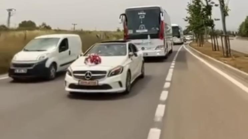 Bursa'da bu düğün konvoyu tehlike saçtı