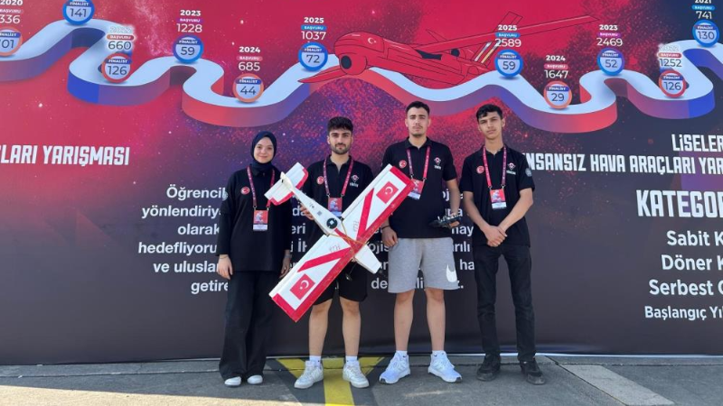 Bursa'da bu gençler alkışı hak ediyor; Dereceye girdiler...