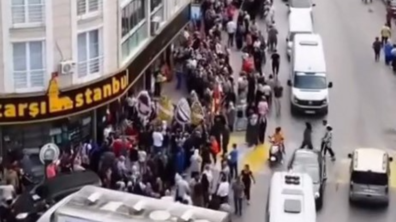 Bursa'da bu kuyruğu gören şaşırdı kaldı!