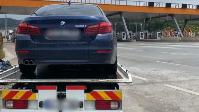 Bursa'da çakarlı otomobilin sonu böyle oldu