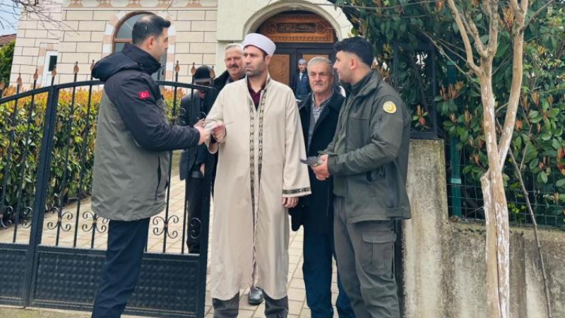 Bursa'da cami cami gezip halkı bilgilendirdiler...