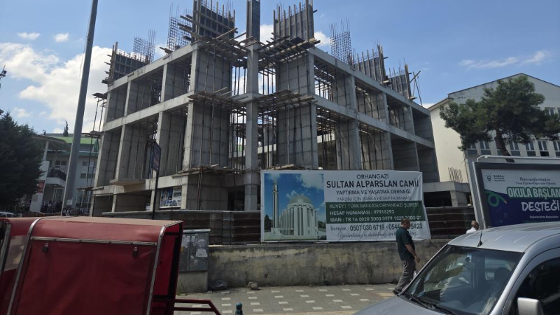 Bursa'da cami inşaatından düşen işçi, hayatını kaybetti