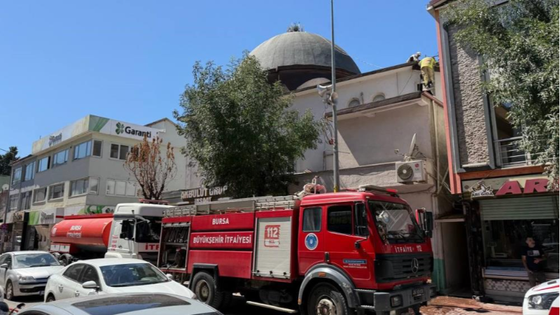 Bursa'da camide çıkan yangın korkuttu