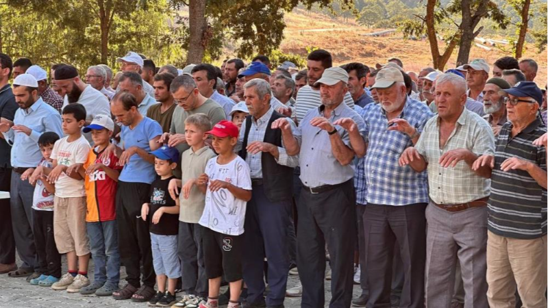 Bursa'da çiftçiler yağmur duasına çıktı