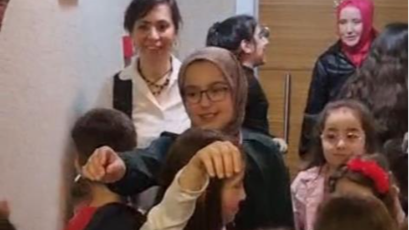 Bursa'da çocuklar bayramda geleneği yaşattı