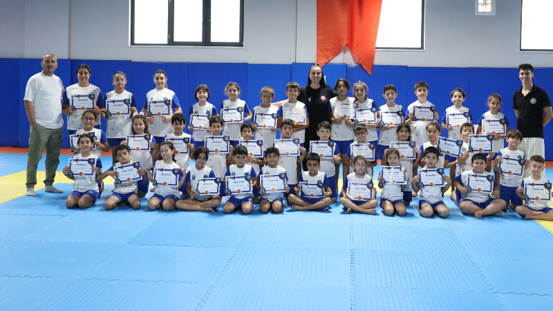 Bursa'da çocuklar yaz tatilinde sporla iç içeydi!