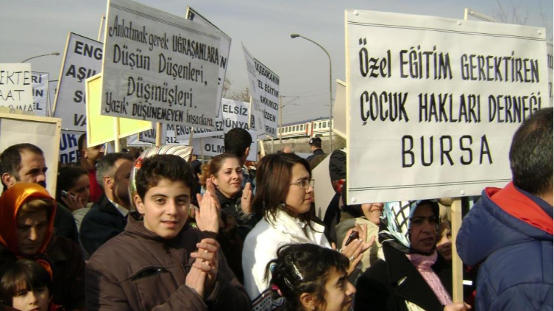 Bursa'da çok özel bir yürüyüş; AVM'lere çağrı var...