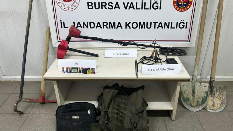 Bursa'da defineci operasyonu; Suçüstü yakalandılar