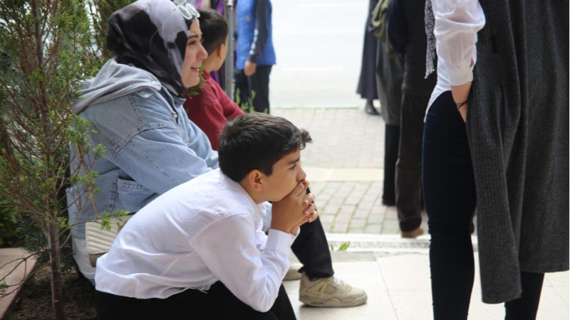 Bursa'da deprem sonrası halk sokağa döküldü!