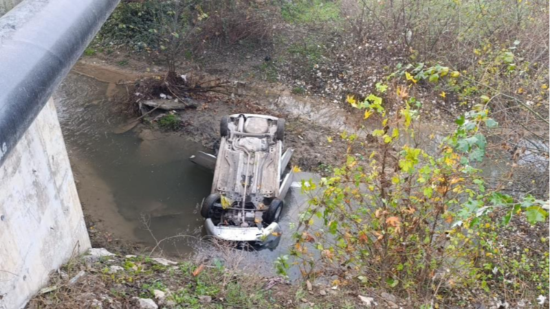 Bursa'da dereye uçan araç bu hale geldi!