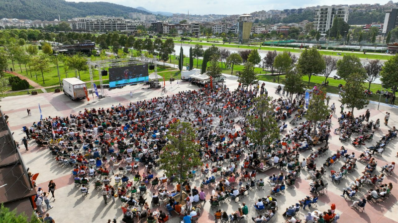 Bursa’da dev maç için dev ekran kuruluyor