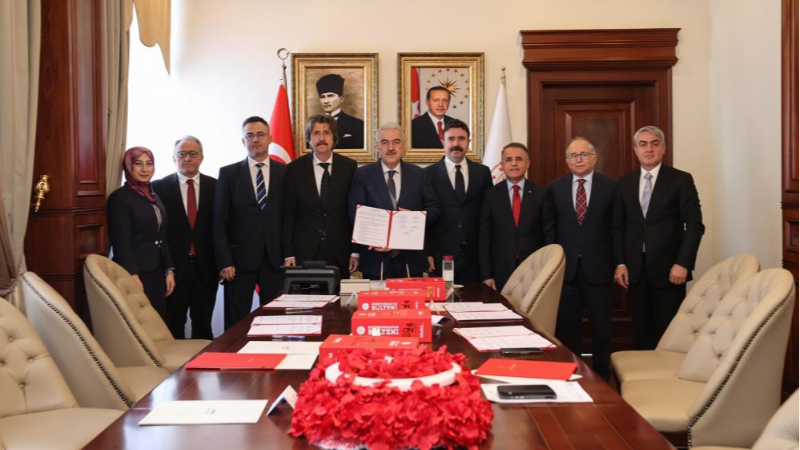 Bursa'da dezenformasyonla mücadele için imzalar atıldı