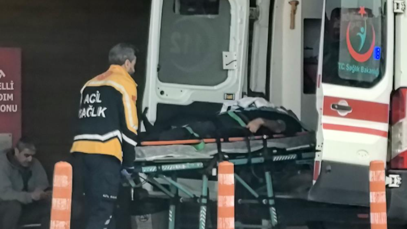 Bursa'da din görevlisinin şanssız anı; 3 metre yükseklikten düştü