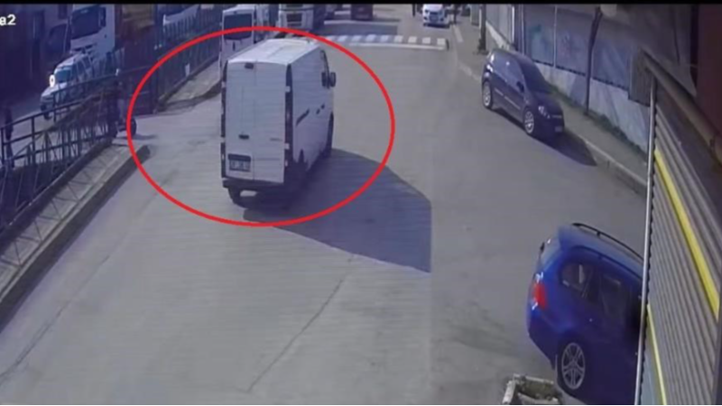 Bursa'da ehliyetsiz sürücü dehşet saçtı; Yaşam savaşı veriyor