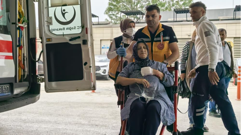 Bursa’da elini makineye kaptıran işçi yaralandı