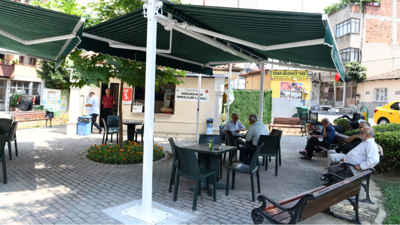 Bursa'da emekliler artık orada; Bir çay 5 lira