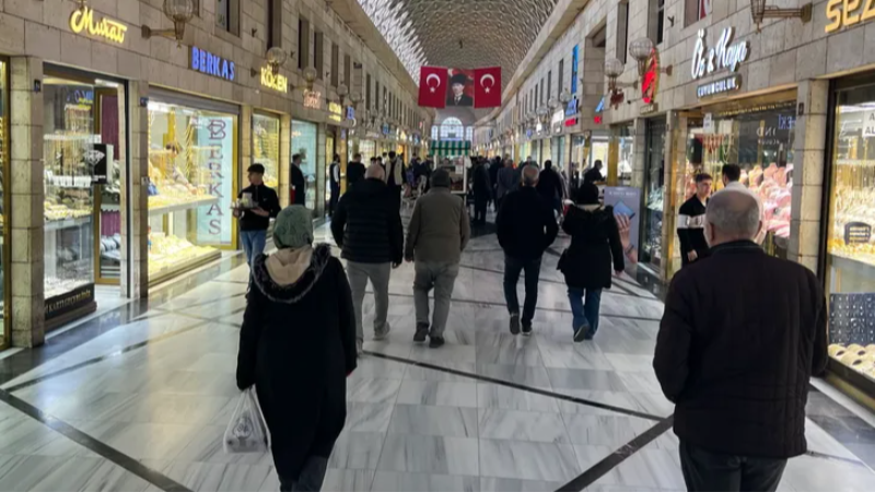 Bursa'da esnafı zor durumda kira zammı; Tarihi çarşıda kriz var