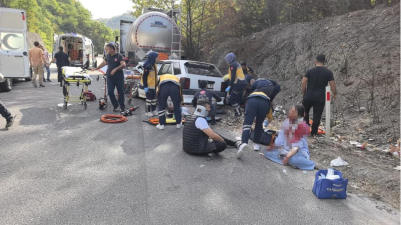 Bursa'da feci kaza; 1'i bebek 5 kişi yaralı