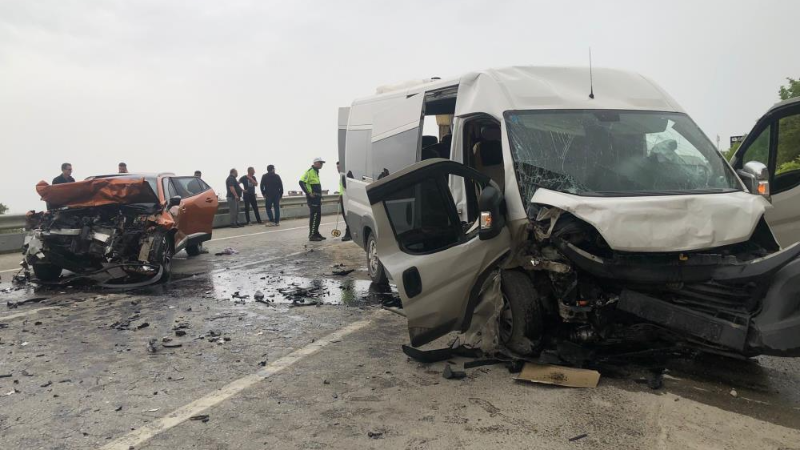 Bursa'da feci kaza; İki taraf birbirlerine girdi