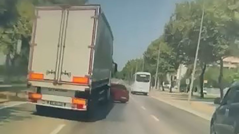 Bursa'da feci kaza; Tırın altında kaldı
