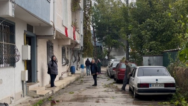 Bursa'da feci olay! 3.kattan aşağıya düştü