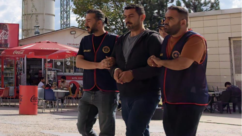 Bursa'da FETÖ firarisi kıskıvrak yakalandı