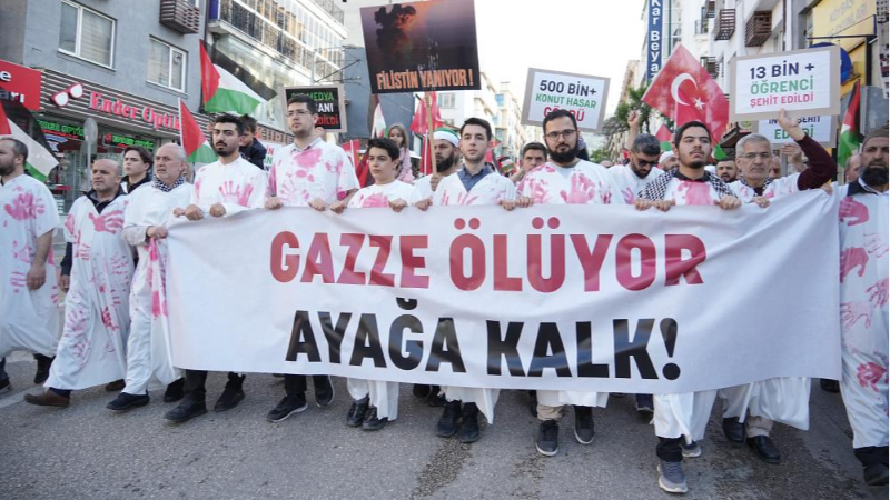 Bursa'da Filistin'e destek yürüyüşü; Gazze ölüyor ayağa kalk...