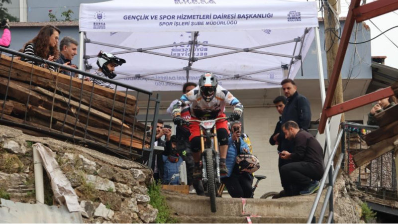 Bursa'da fizik kurallarına meydan okudular!