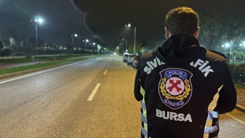 Bursa'da gece denetimi; Tek tek durduruldu