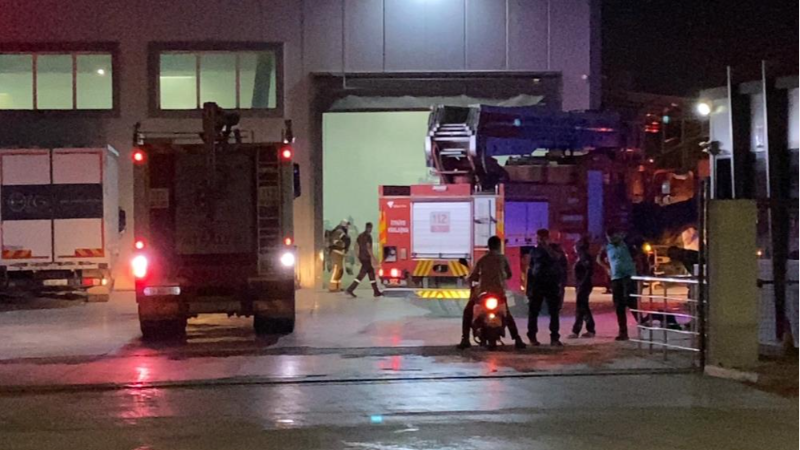 Bursa'da gece yarısı korkutan yangın; Kimyasal sızıntı tehlikesi...