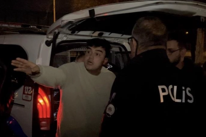 Bursa'da gençler polisleri epey uğraştırdı