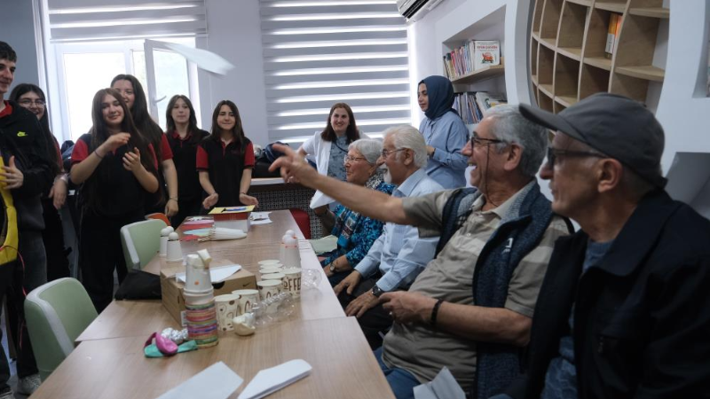 Bursa'da gençlerden anlamlı ziyaret