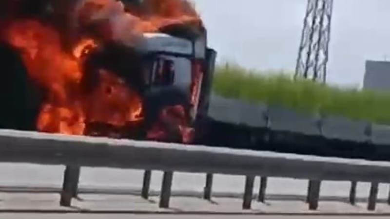 Bursa'da gören şaşkına döndü; Alev alev yandı
