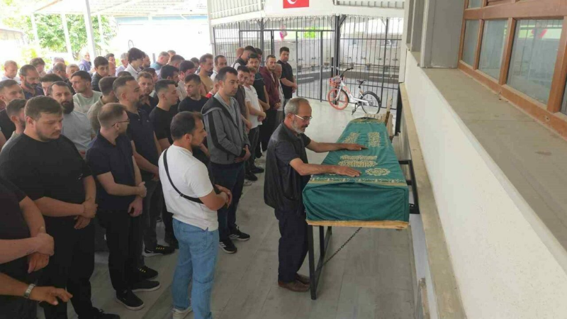 Bursa'da gözyaşları sel oldu! Son yolculuğuna uğurlandı