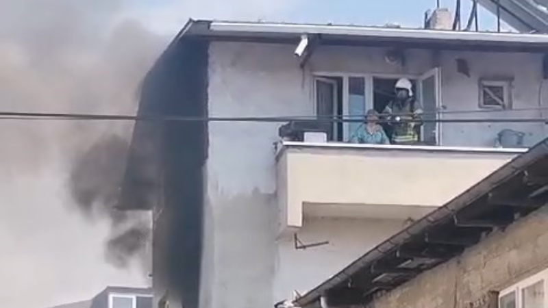 Bursa'da hareketli saatler: Yaşlı kadın böyle kurtarıldı