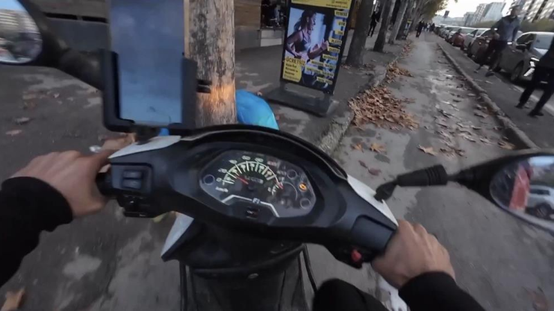 Bursa'da hatalı parka kızdı, ıslak zeminde kayarak dubaya çarptı!