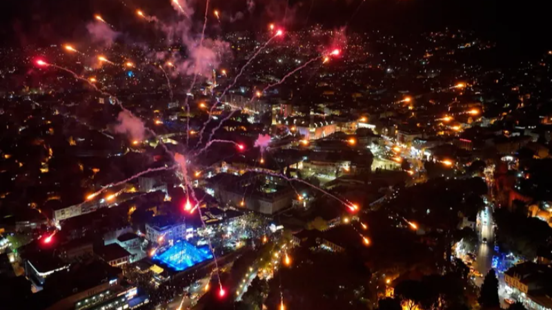 Bursa'da havai fişek atan yandı; Ağır cezası var