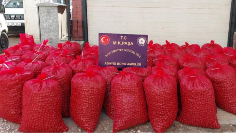Bursa'da hırsızlar 46 çuval ceviz ile yakalandı