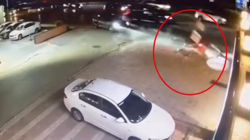 Bursa'da hızlı giden motosikletli böyle kaza yaptı