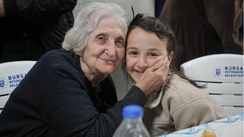 Bursa'da iç ısıtan görüntüler; En anlamlı iftar...