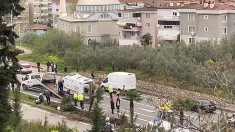 Bursa'da içimizi acıtan kaza: Ambulans takla attı