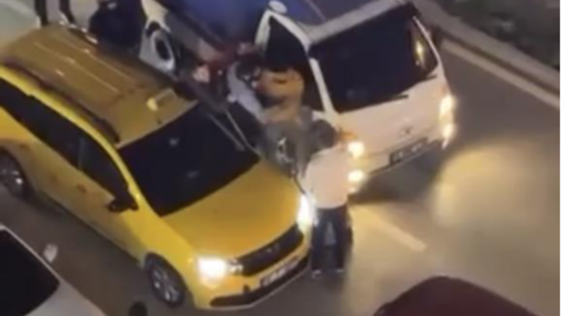Bursa'da iki şoför böyle birbirine girdi!